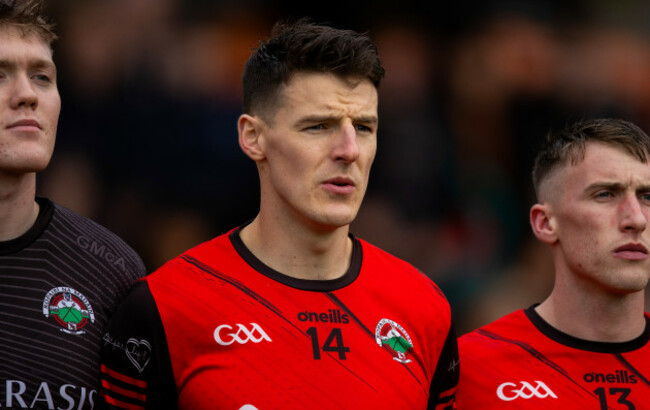 niall-grimley-during-the-team-picture