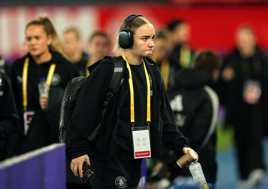 izzy-atkinson-arrives-ahead-of-the-match