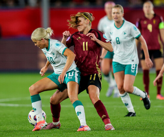 denise-osullivan-in-action-with-janice-cayman