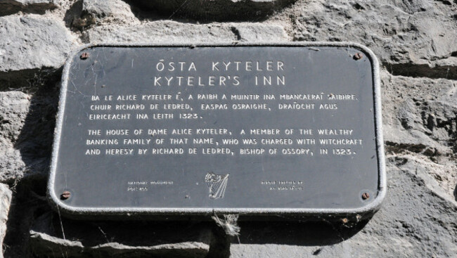 plaque-commemorating-alice-kyteler-charged-with-witchcraft-and-heresy-by-richard-ledred-bishop-of-ossory-in-1326-kilkenny