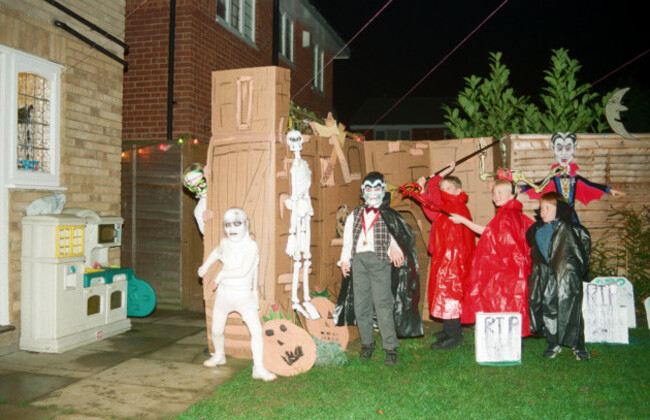 a-garden-in-ingleby-barwick-is-all-decked-out-ready-for-halloween-night-some-of-the-children-who-will-be-there-are-pictured-in-the-sisson-garden-in-westwood-lane-30th-october-1997