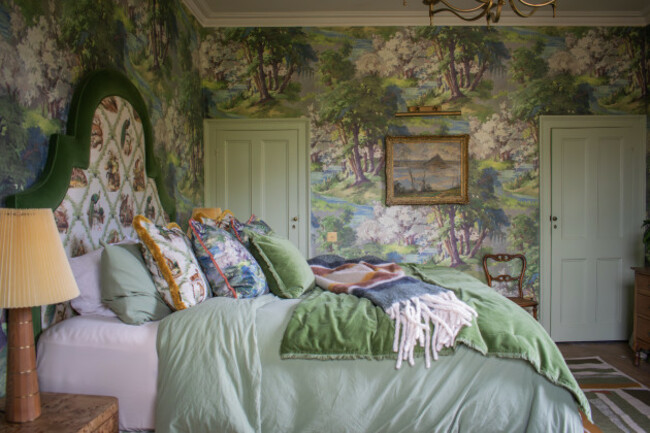 DIVINE SAVAGES_WILD WILD WOODS 'GRASSCLOTH' WALLPAPER_MASTER BEDROOM 17