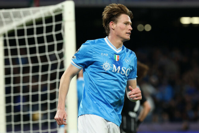 naples-italy-04th-nov-2025-scott-mctominay-of-ssc-napoli-during-the-uefa-champions-league-20252026-football-match-between-ssc-napoli-and-eintracht-frankfurt-at-diego-armando-maradona-stadium-in-n