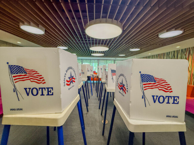 santa-barbara-ca-usa-4th-nov-2025-november-4-2025-voting-booths-ready-for-voters-during-the-special-election-for-california-proposition-50-at-santa-cruz-hall-one-of-several-dormitories-turned