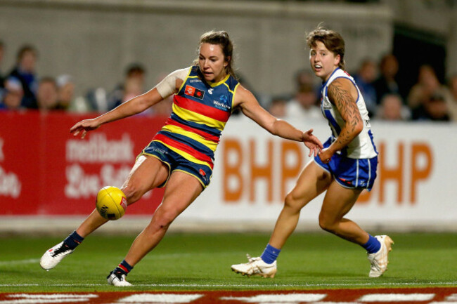 melbourne-australia-08th-nov-2024-niamh-kelly-of-the-crows-kicks-the-ball-during-the-aflw-qualifying-final-match-between-the-north-melbourne-kangaroos-and-the-adelaide-crows-at-ikon-park-in-melbou