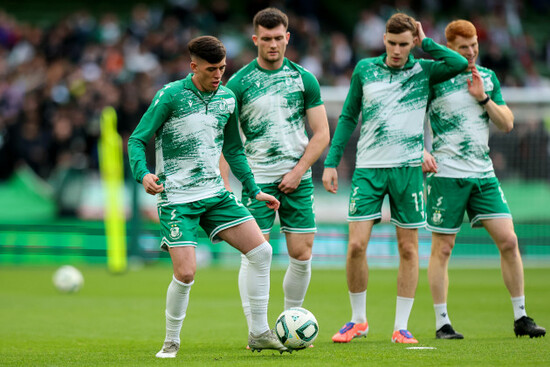 cory-osullivan-warms-up-ahead-of-the-match