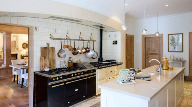 eyJidWNrZXQiOiJtZWRpYW1hc3Rlci1zM2V1IiwiZWRpdHMiOnsicmVzaXplIjp7ImZpdCI6Imluc2lkZSIsIndpZHRoIjoxMjAwLCJoZWlnaHQiOjEyMDB9fSwib3V0cHV0Rm9ybWF0IjoianBlZyIsImtleSI6IjkvNy85N2I3NjJlMi1iOTViLTQ3ODgtYmE3My0wMjY5N2ViMjA5MmYuanBnIn0=