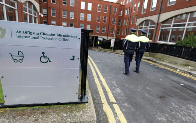 698Refugee Tents_90701259