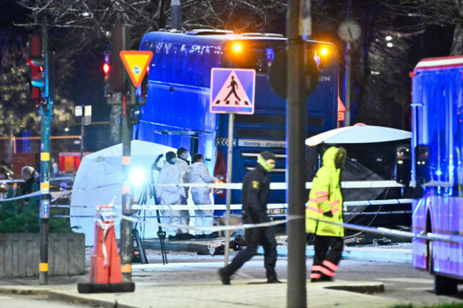 stockholm-sweden-14th-nov-2025-stockholm-sweden-20251114police-technicians-at-the-scene-where-a-bus-crashed-into-a-bus-shelter-in-ostermalm-in-stockholm-on-friday-afternoon-at-around-330-p-mseve
