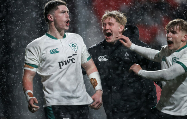 sean-walsh-celebrates-scoring-a-try