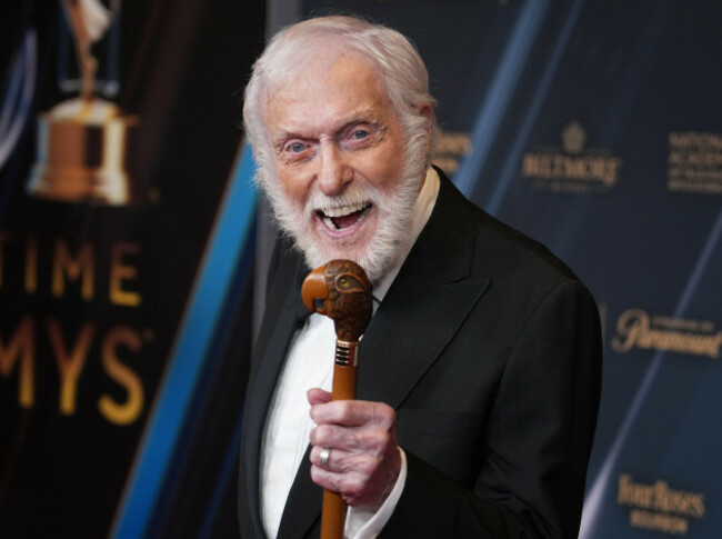 los-angeles-usa-07th-june-2024-dick-van-dyke-winner-for-guest-performance-in-a-daytime-drama-series-on-days-of-our-lives-pose-on-the-winners-walk-at-the-51st-annual-daytime-emmy-awards-held-at