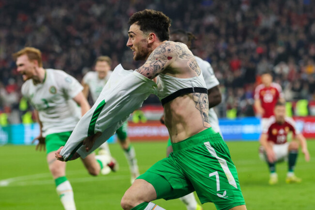 troy-parrott-celebrates-scoring-his-sides-third-goal-of-the-match