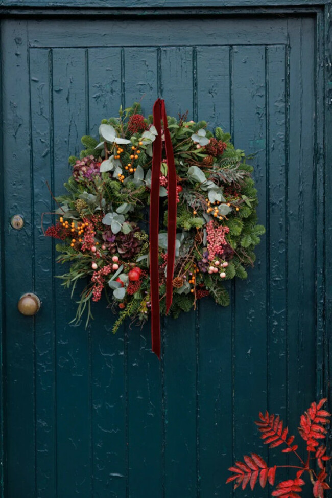 the_garden_florist_christmas_wreath_pink_pepper_berry_3_720x