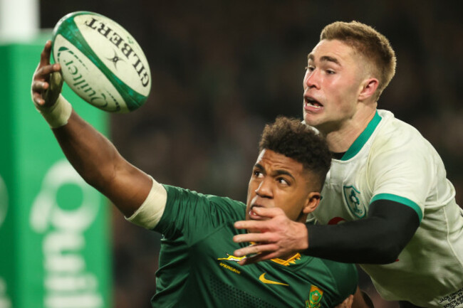 canan-moodie-is-prevented-from-scoring-a-try-by-jack-crowley