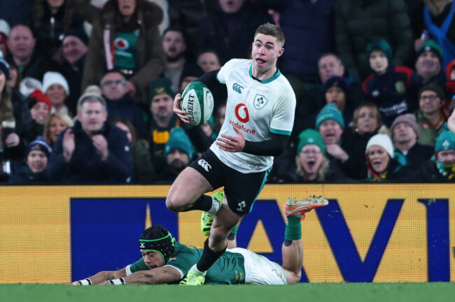 jack-crowley-evades-cheslin-kolbe