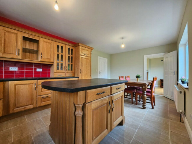 eyJidWNrZXQiOiJtZWRpYW1hc3Rlci1zM2V1IiwiZWRpdHMiOnsicmVzaXplIjp7ImZpdCI6Imluc2lkZSIsIndpZHRoIjoxMjAwLCJoZWlnaHQiOjEyMDB9fSwib3V0cHV0Rm9ybWF0IjoianBlZyIsImtleSI6ImQvMC9kMDVkYzg1ZS02NjBkLTRiMDAtYjIwYy1jODMyYjIxNGM3YjkuSlBFRyJ9