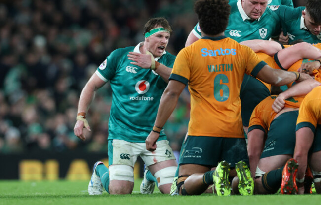 ryan-baird-prepares-to-enter-a-scrum