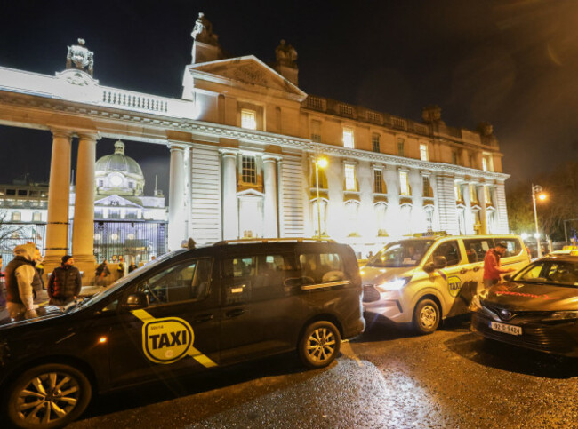Taxi go slow protest-12_90738676