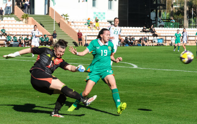 abbie-larkin-in-action-with-bernadette-szocs