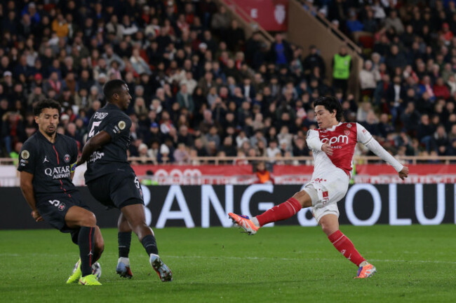 monaco-monaco-29th-nov-2025-takumi-minamino-of-as-monaco-scores-to-give-the-hosts-a-1-0-lead-during-the-as-monaco-vs-paris-saint-germain-ligue-1-match-at-stade-louis-ii-monaco-picture-credit-sho