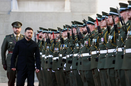 ukrainian-president-volodymyr-zelensky-inspects-the-guard-of-honour-at-the-government-buildings-in-dublin-during-his-visit-to-ireland-picture-date-tuesday-december-2-2025