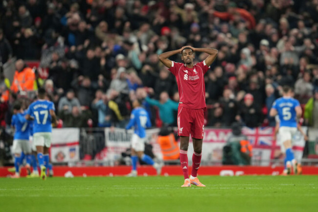 liverpools-alexander-isak-reacts-after-sunderlands-chemsdine-talbi-scored-the-opening-goal-during-the-english-premier-league-soccer-match-between-liverpool-and-sunderland-in-liverpool-wednesday-de