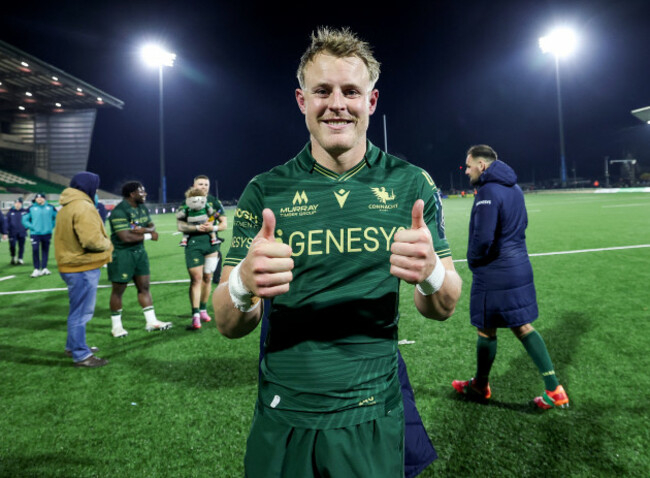 sam-gilbert-celebrates-after-the-match