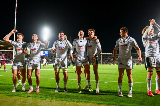 team-of-section-paloise-pau-during-top-14-match-between-bordeaux-and-pau-at-stade-chaban-delmas-on-november-21-2025-in-bordeaux-france-photo-by-loic-cousinicon-sport-credit-icon-sportalamy-liv