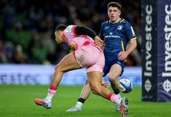 cassius-cleaves-scores-a-try