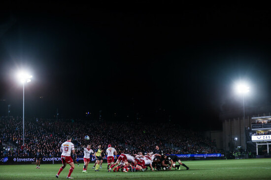 craig-casey-passes-the-ball-to-jj-hanrahan
