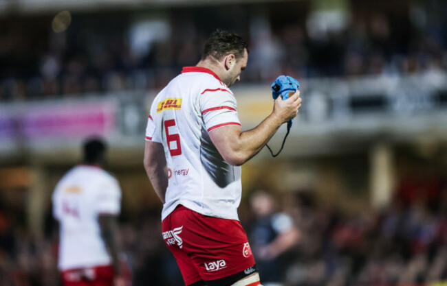 tadhg-beirne-walks-off-the-pitch-after-receiving-a-yellow-card