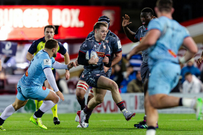 gloucester-england-uk-7-december-2025-rob-russell-of-gloucester-rugby-runs-with-the-ball-during-the-investec-champions-cup-match-gloucester-rugby-v-castres-olympiquecredit-nick-b-imagesalamy
