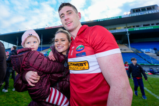 paul-geaney-with-his-wife-siun-o-se-and-daughter-christine