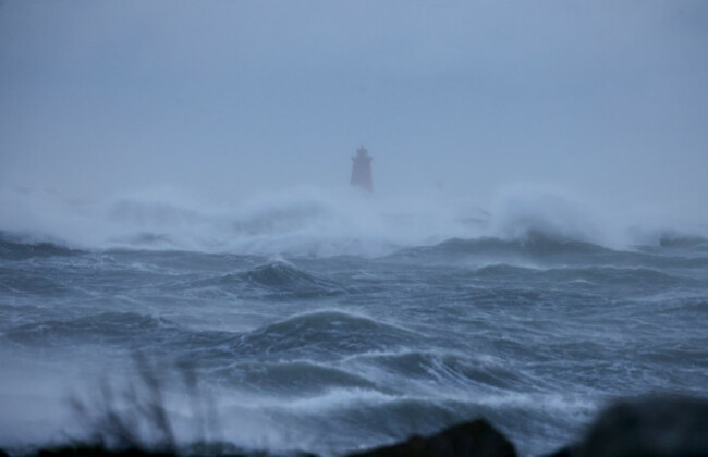 953Storm Bram Hits Ireland_90739500