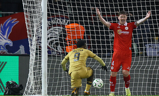 eddie-nketiah-scores-his-sides-second-goal