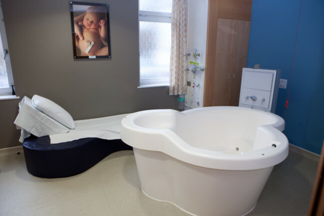 a-maternity-unit-room-with-a-birthing-pool-uk