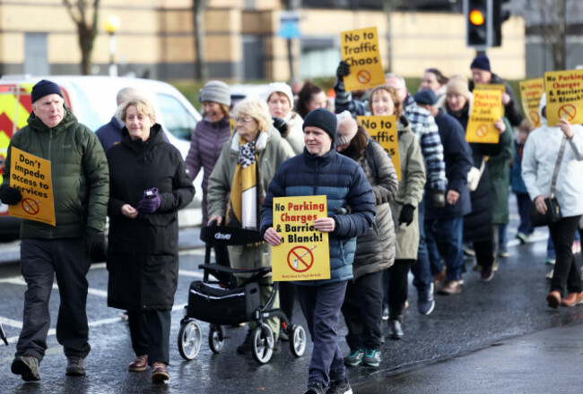 854Protest Against Blanchardstown Shopping Centre Parking Tolls_90739254