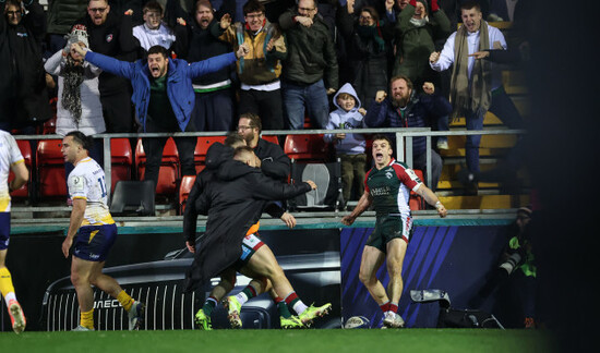 adam-radwan-celebrates-scoring-a-try