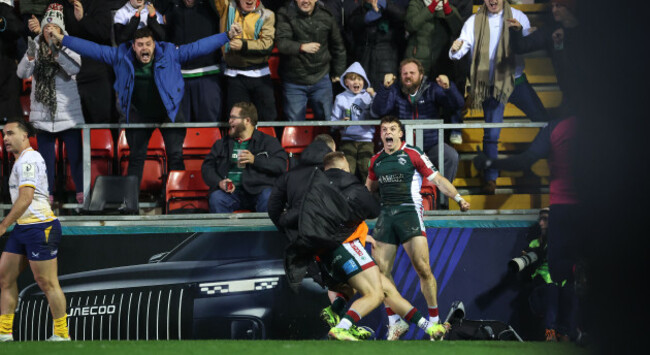 adam-radwan-celebrates-scoring-a-try
