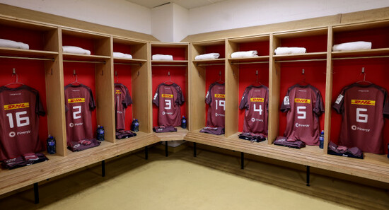 a-general-view-of-the-munster-changing-room-ahead-of-the-match