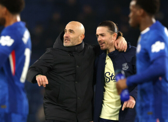 london-uk-13th-dec-2025-enzo-maresca-chelsea-manager-and-jack-grealish-e-at-the-chelsea-v-everton-epl-match-at-stamford-bridge-london-uk-on-13th-december-2025-credit-paul-marriottalamy