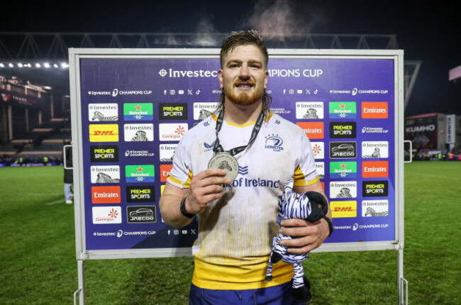 joe-mccarthy-celebrates-with-his-investec-player-of-the-match-award