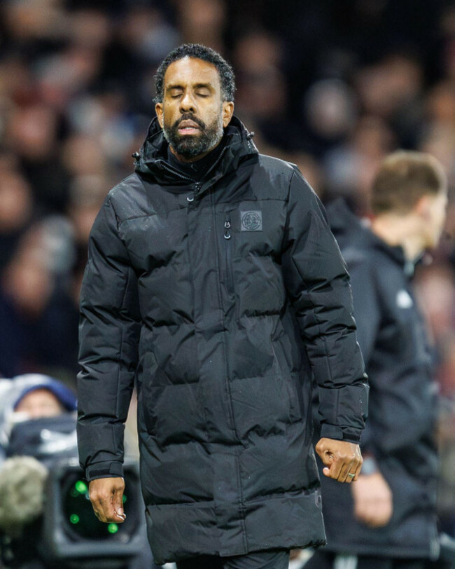 hampden-park-glasgow-scotland-uk-14th-dec-2025-celtic-v-st-mirren-premier-sports-scottish-league-cup-final-celtic-manager-wilfried-nancy-looking-dejected-credit-wm-sport-media-alamy-live-ne