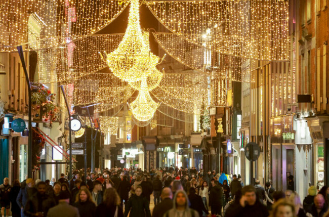 212Christmas Scenes_90739913