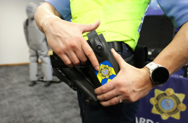 Garda Tasers-7_90739992