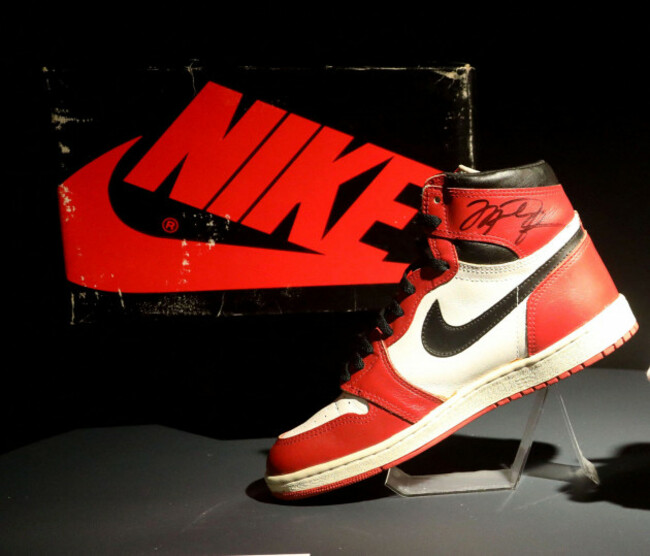 new-york-usa-3rd-june-2022-a-view-of-the-michael-jordan-game-worn-dual-signed-original-1985-air-jordan-1-chicago-nike-sneaker-seen-at-the-press-preview-for-the-upcoming-christies-luxury-week