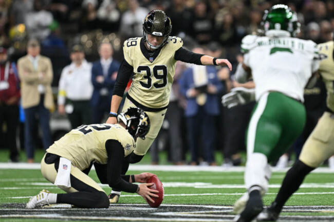 new-orleans-saints-kicker-charlie-smyth-39-attempts-a-field-goal-that-was-unsuccessful-during-the-first-half-of-an-nfl-football-game-against-the-new-york-jets-sunday-dec-21-2025-in-new-orleans
