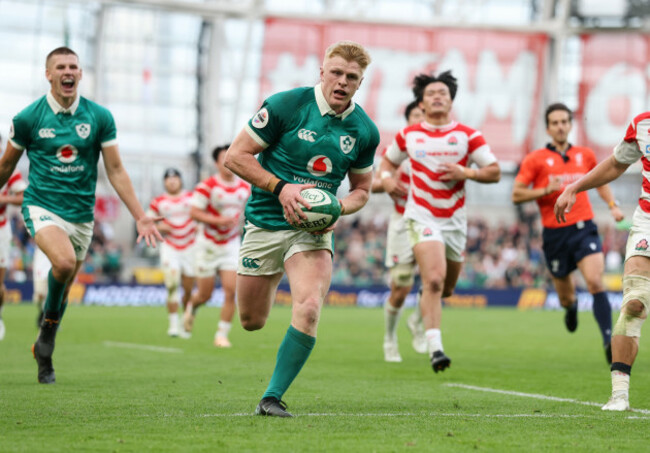 tommy-obrien-runs-in-to-score-his-sides-6th-try-of-the-match