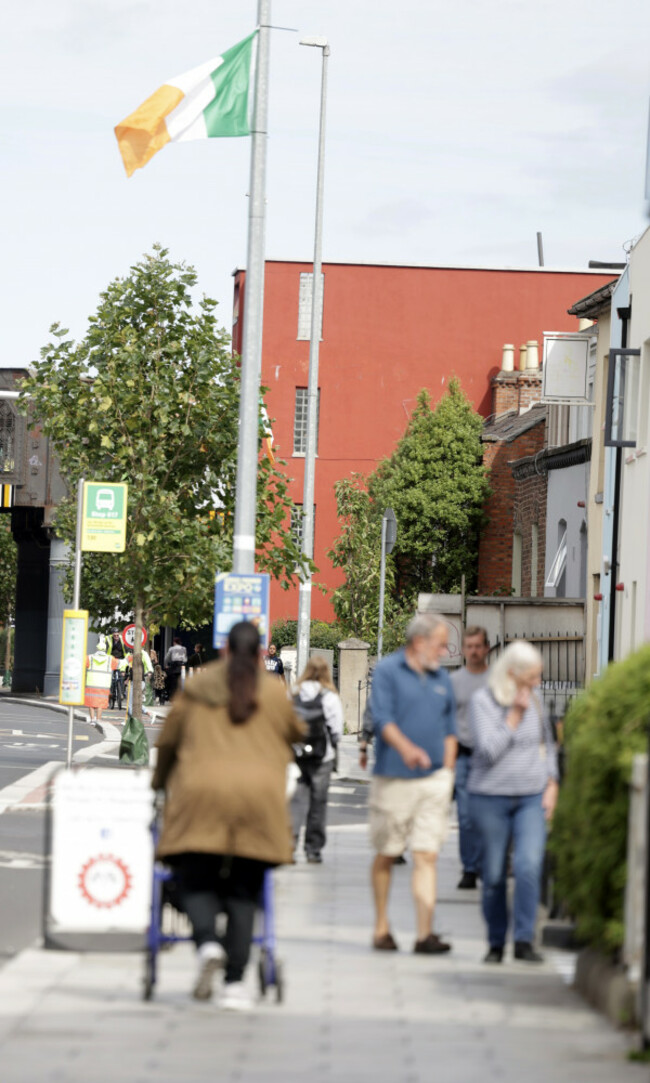 813Irish Flags on Poles_90733211