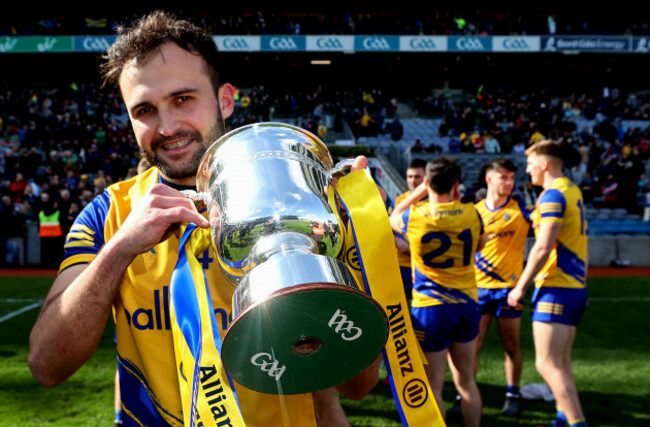 donie-smith-celebrates